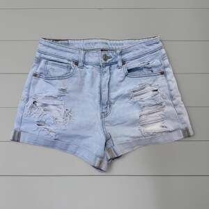 SOLD American Eagle Distressed Light Wash Jean Shorts - Women's Size 6